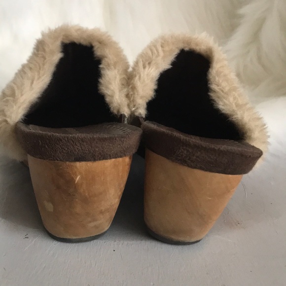 Super cute and comfy Naturalizer wedge-heel clogs/mules - Picture 7 of 8